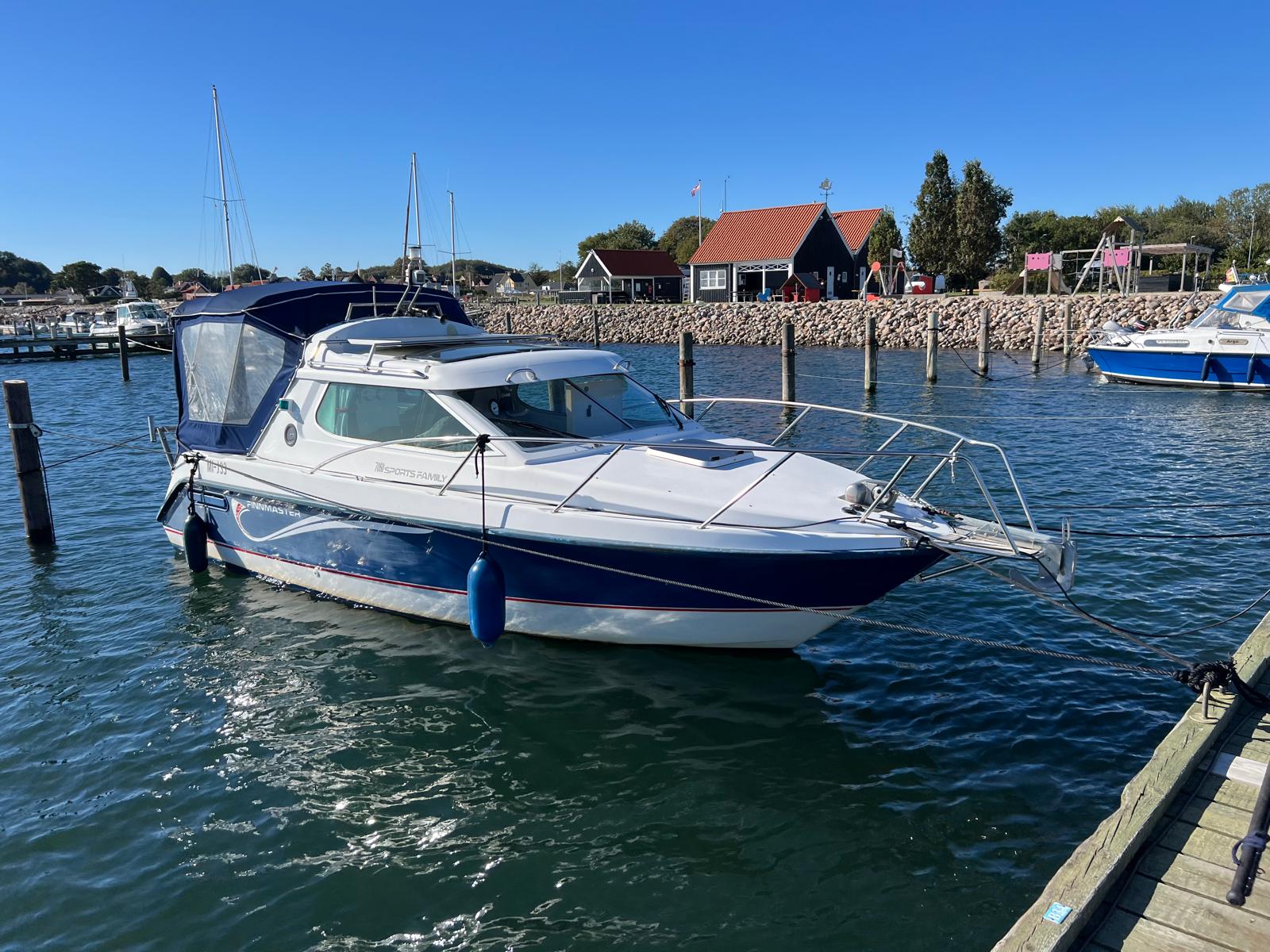 Лодка Кристалл